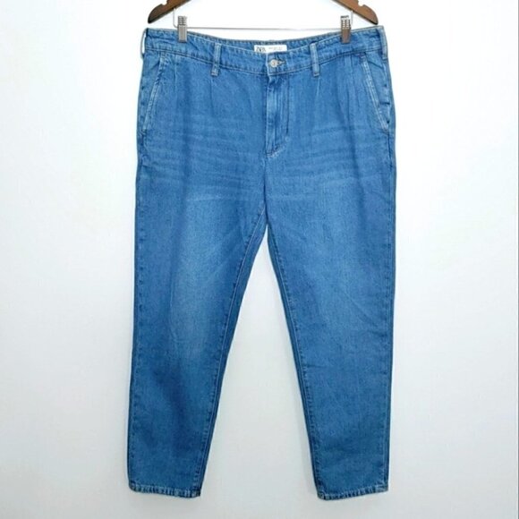 NWT ZARA Men's medium wash pleated tapered jeans - Picture 2 of 11